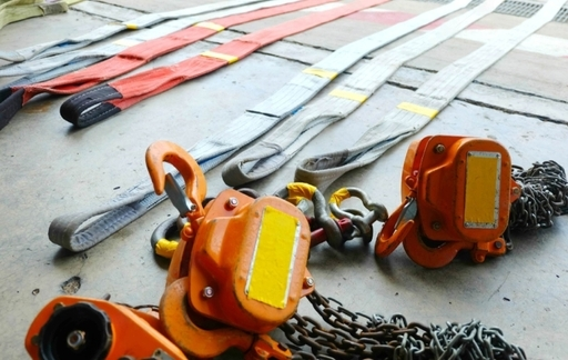 Various lifting equipment including lifting belts, fall back arrestor, cargo lashing belt, safety harness, and more available at Starlinks